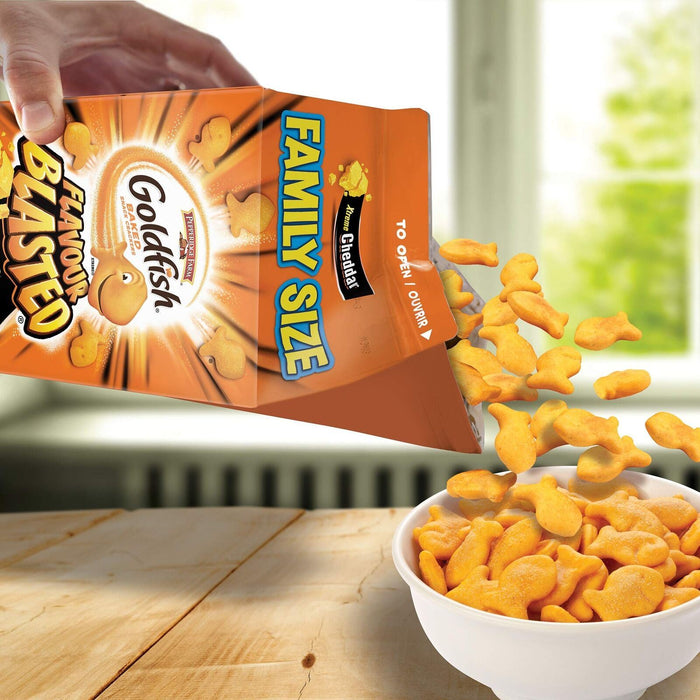 Pepperidge Farm Goldfish Flavor Blasted Xtreme Cheddar Crackers, 750g/26oz.