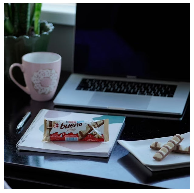 Kinder Bueno White Chocolate and Hazelnut Cream Candy Bar, King Size, 39g